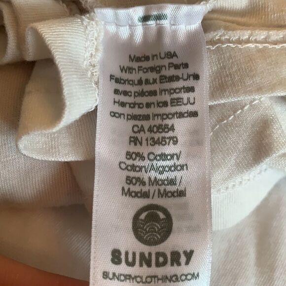 Sundry Mama Lover Friend T-shirt. Size 2 (8-10) - Picture 2 of 2